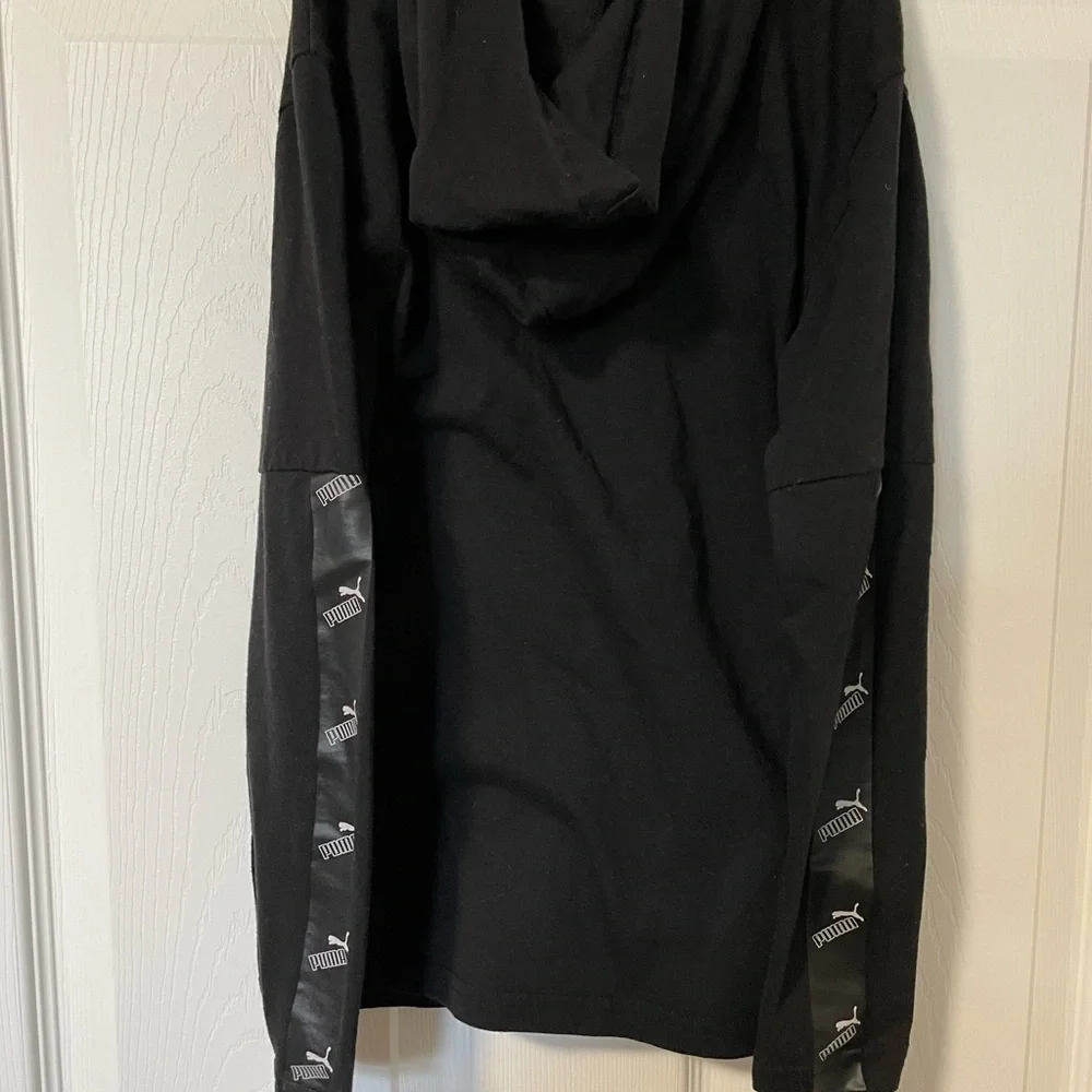 PUMA long‎ sleeve Tshirt black hoodie kids size small 8 tech shirt material